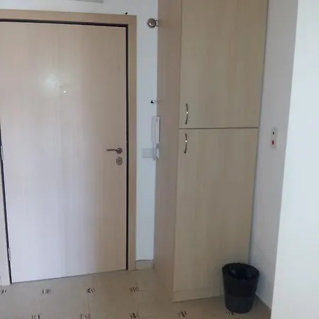 Szopoli Hills Nemski B17 Apartmán